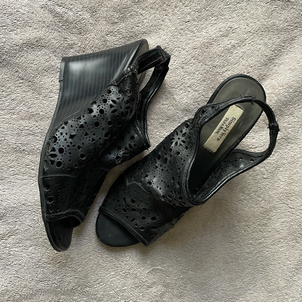 Vera Wang Sandals